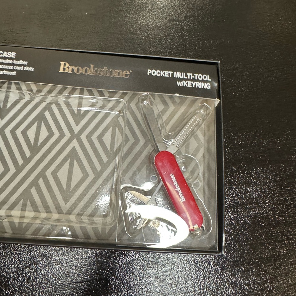 Leather Black Brookstone Wallet With Pocket Multi Tool Keyring NWT - Picture 7 of 9